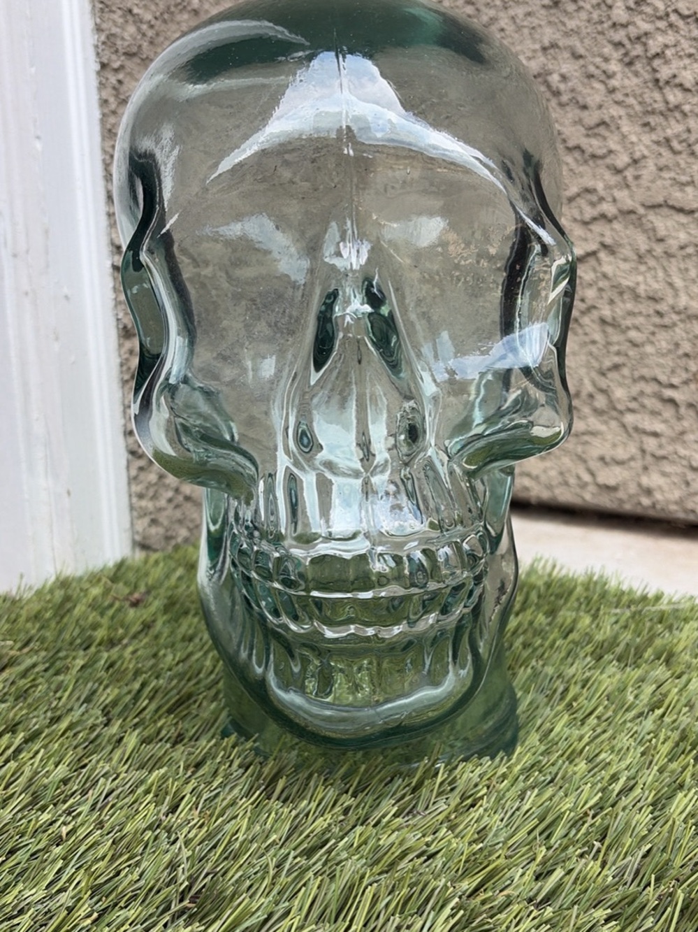 💀 Clear Green Glass Skull Sculpture